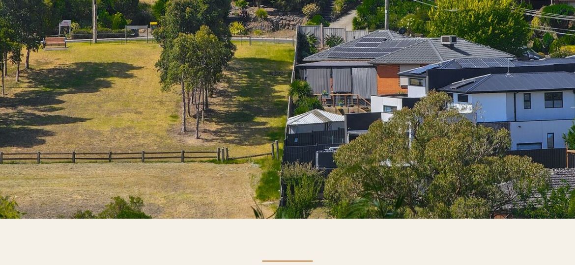Houses in a Melbourne suburb, with the title Auction Reserve Price Disclosure in Victoria